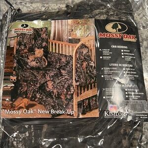 Mossy Oak New Break-Up Baby Fitted sheet and Headboard cover Set